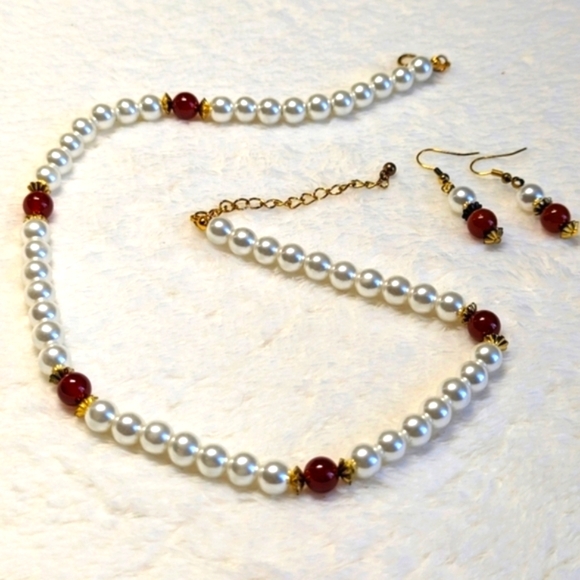 Vintage Faux Pearl with Carnelian Accent Beads Necklace & Matching Earrings - Picture 9 of 10